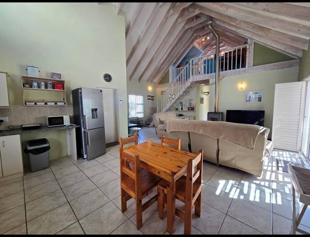 2 BEDROOM HOUSE FOR SALE IN GOLDEN MILE